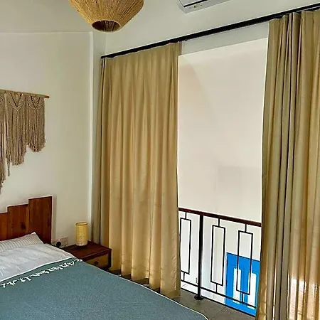 Отель Sunside 3*